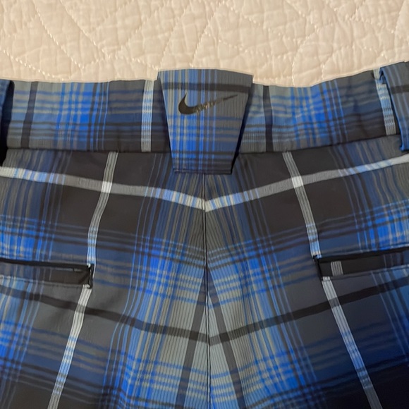 NIKE•GOLF SHORTS•DRI-FIT•MENS 32 - Picture 4 of 6